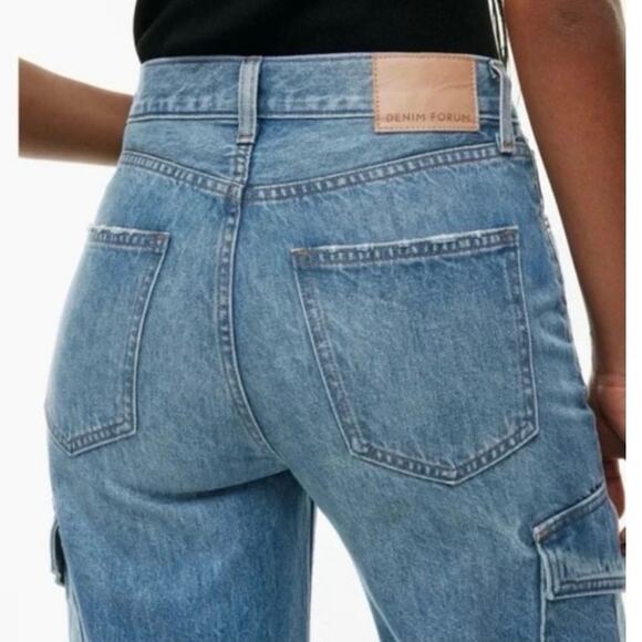 Aritzia Denim Forum The Farrah Hi-Rise Wide Leg Cargo Jean EUC Size 29 - Picture 3 of 14